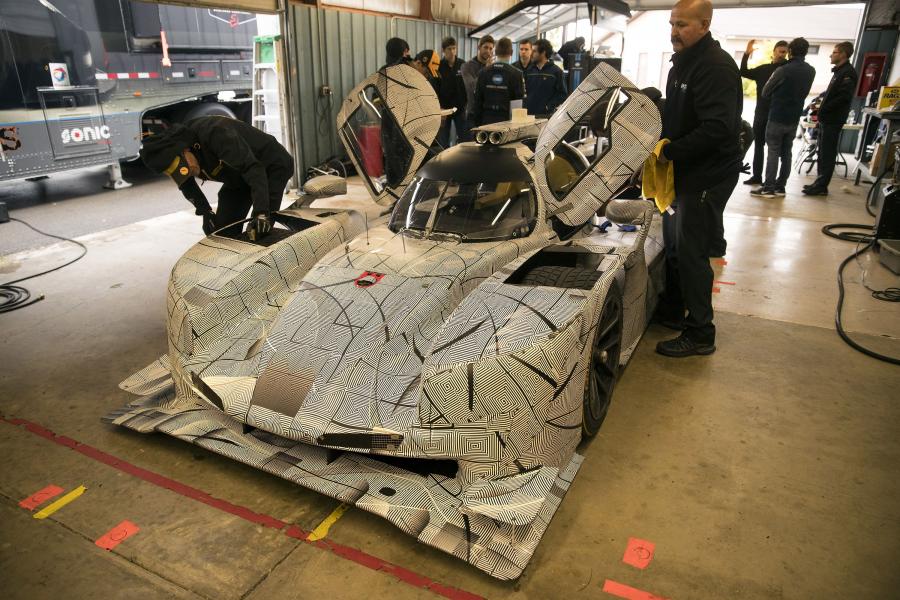  Cadillac DPi-V.R 2016 года  (фото 14 из 18)